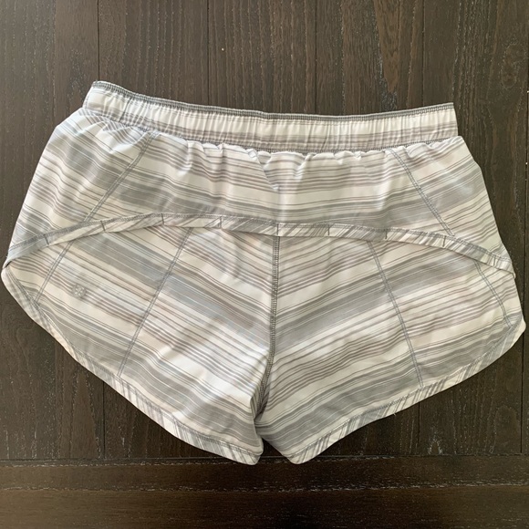 Lululemon athletic shorts SIZE 6. White/Grey stripe with interior waistband tie - Picture 2 of 6
